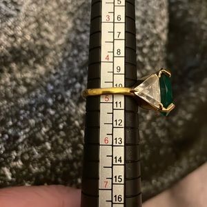 Costume jewelry ring. Size 4.5